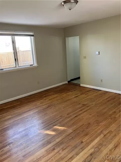 1008 Danforth St, Syracuse, NY 13208 photo 5