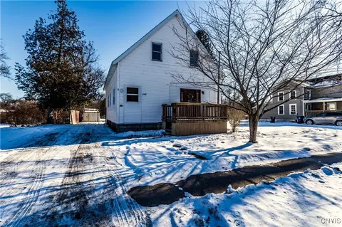 448 E Walnut St, Oneida, NY 13421 photo 2