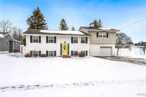 45 Metcalf Dr, Auburn, NY 13021