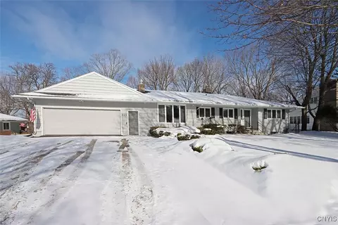 119 Edgemont Dr, Syracuse, NY 13214