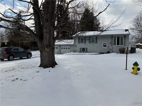 313 Idlewood Blvd, Van Buren, NY 13027