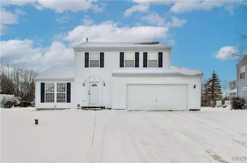 5 Mirage Ln, Clay, NY 13041