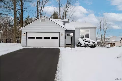 5953 Jerusalem Dr, Cicero, NY 13039