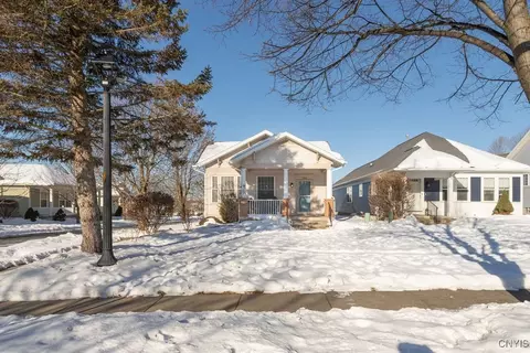 154 Greencastle St, Camillus, NY 13031