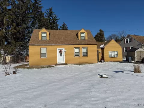 43 Grover St, East Syracuse, NY 13057