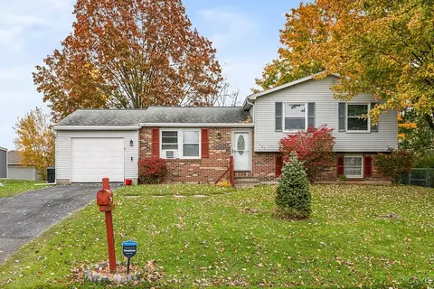 7625 Winterhaven Dr, Clay, NY 13088