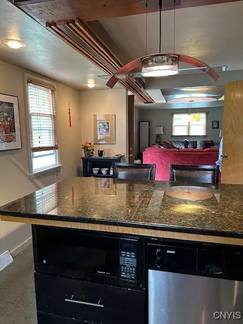 105 Robert Dr, Syracuse, NY 13210 photo 4
