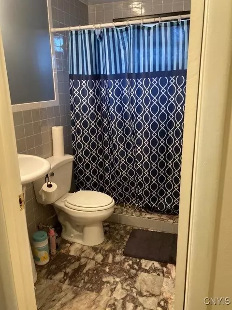 105 Robert Dr, Syracuse, NY 13210 photo 15