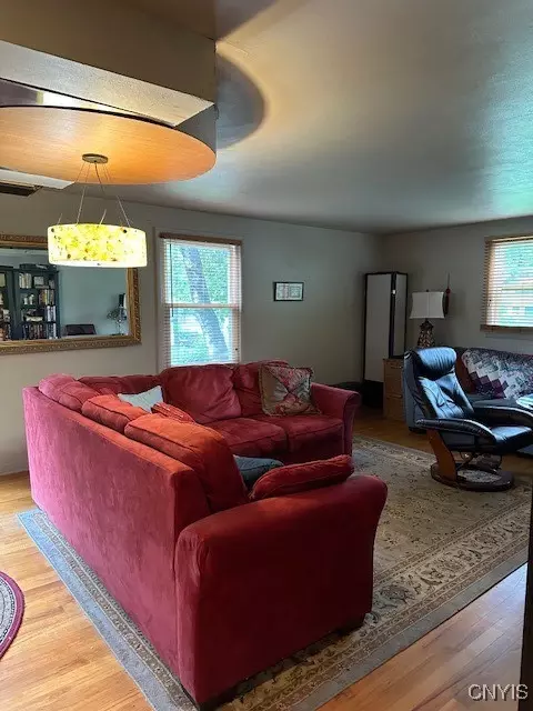 105 Robert Dr, Syracuse, NY 13210 photo 3