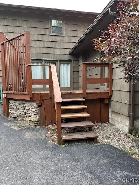 105 Robert Dr, Syracuse, NY 13210 photo 29