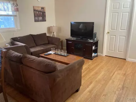 105 Robert Dr, Syracuse, NY 13210 photo 11