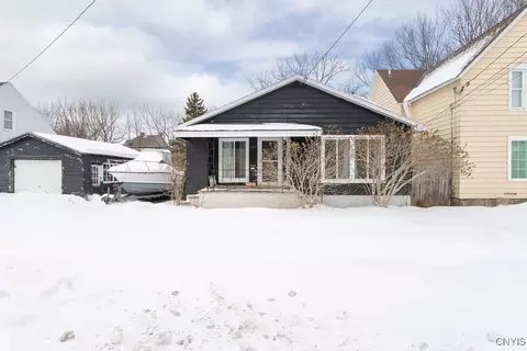 139 W Mohawk St, Oswego, NY 13126