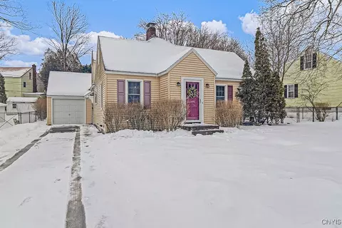 5 Edna Ter, New Hartford, NY 13413