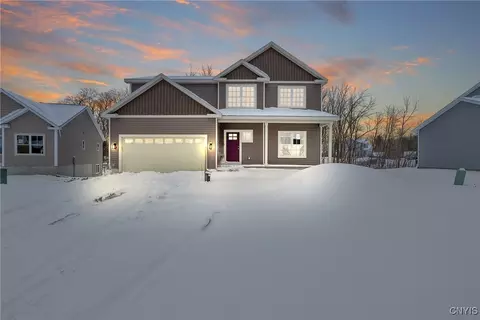 8904 Tulip Tree Path, Lysander, NY 13027