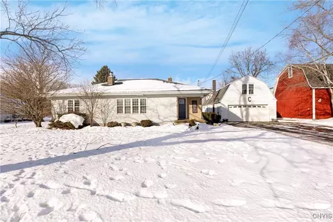 3999 Split Rock Rd, Onondaga, NY 13031