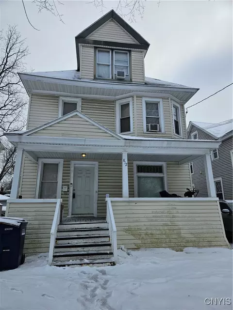 812 Turtle St, Syracuse, NY 13208