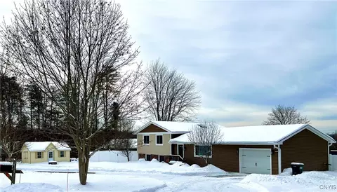 233 Gardenier Rd, Oswego, NY 13126