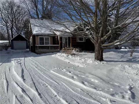 12 Wellington Rd, Syracuse, NY 13212