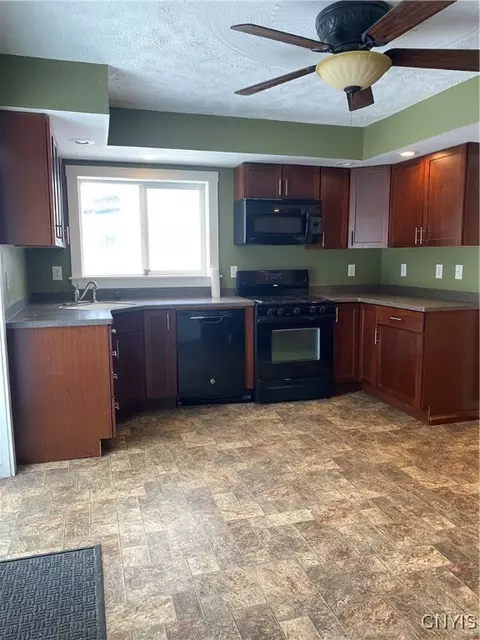 423 Stone St, Oneida, NY 13421 photo 5