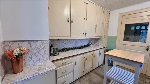 Kitchen - 916 E Brighton Ave, Syracuse, NY 13205 photo 6 of 7