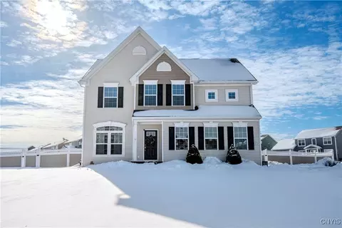 2134 Mercer St, Lysander, NY 13027