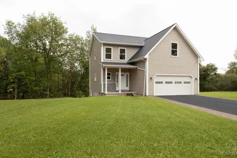 24 Arrowhead Dr, Granby, NY 13069