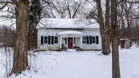 3442 3440 Howlett Hill Rd, Onondaga, NY 13031