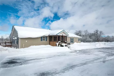 15717 Green Settlement Rd, Adams Center, NY 13606