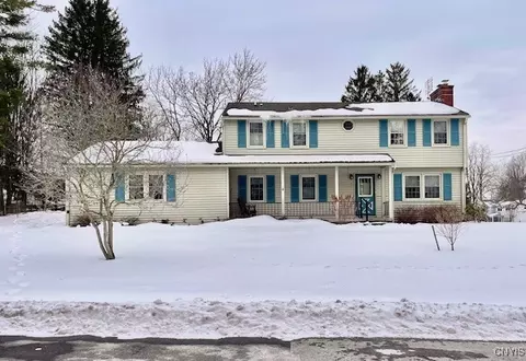2 Hillside Dr, Marcellus, NY 13108