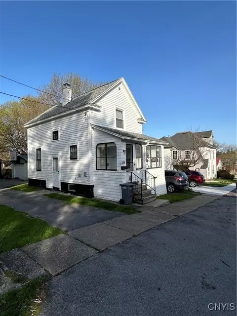 1008 Hungerford St, Watertown, NY 13601