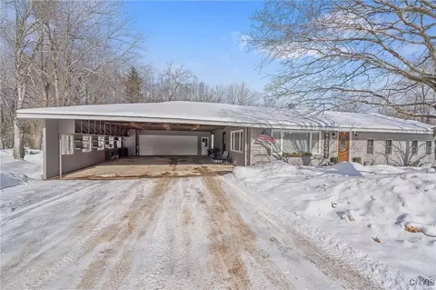 28 Barker Rd, Central Square, NY 13036