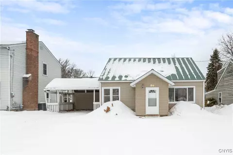 86 6th Ave, Oswego, NY 13126