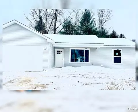 6328 Kolton Dr, Rome, NY 13440
