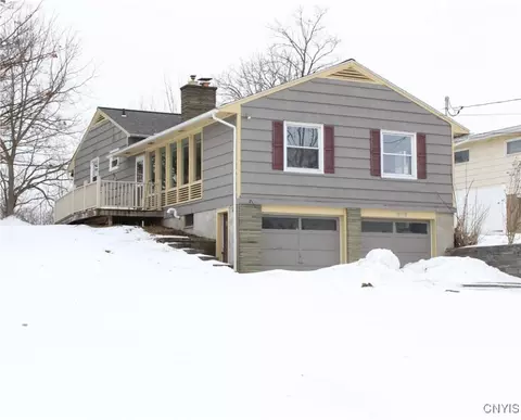 6209 Oakridge Rd, Owasco, NY 13021