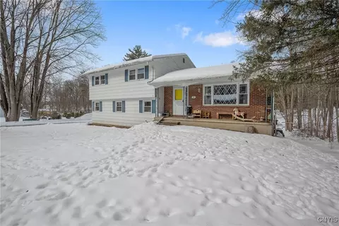 29 Loomis, Schroeppel, NY 13135