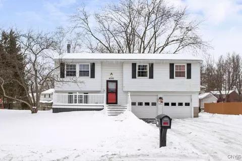 4082 Balboa Dr, Liverpool, NY 13090