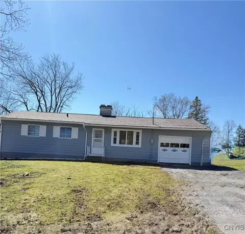 56 Hollywood Dr, Whitestown, NY 13492