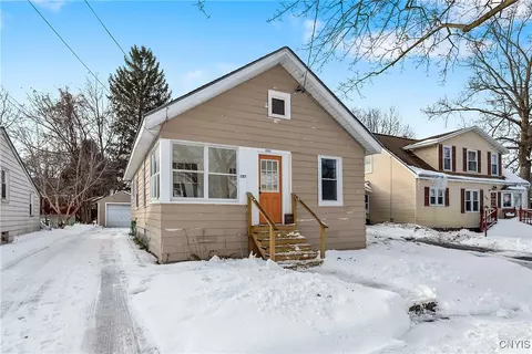107 Marsden Rd, Salina, NY 13208