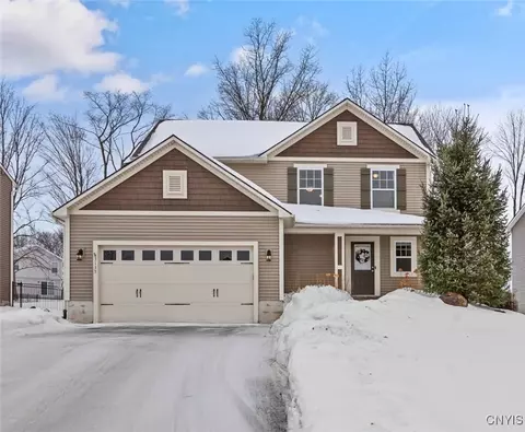 3135 Samantha Dr, Lysander, NY 13027