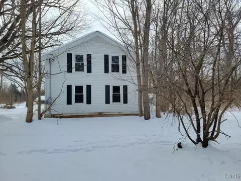 1272 Bellows Rd, Lysander, NY 13027