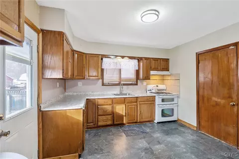 177 Chaffee Ave, Syracuse, NY 13207 photo 9