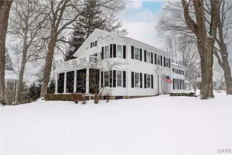 83 Oswego St, Lysander, NY 13027