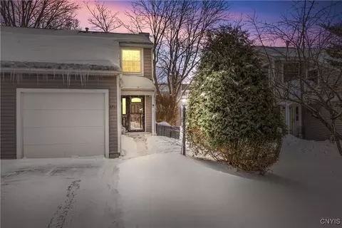 4741 Sabre Ln, Manlius, NY 13104