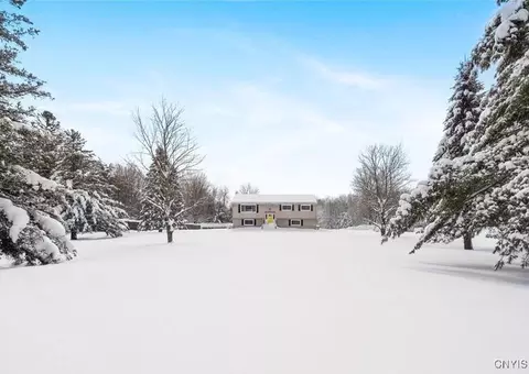 2470 Lamson Rd, Phoenix, NY 13135