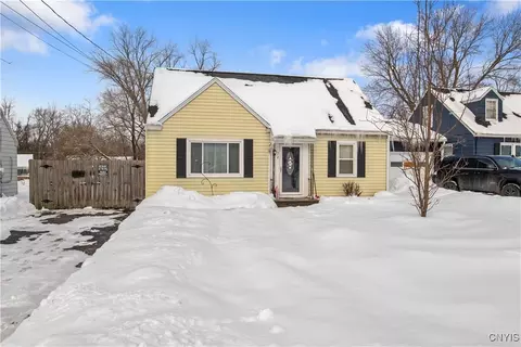 318 Leonard St, Salina, NY 13211