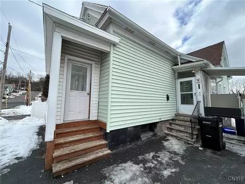 Exterior - 714 E Division St, Syracuse, NY 13208 photo 2 of 2