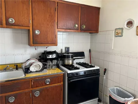 Kitchen - 714 E Division St, Syracuse, NY 13208 photo 1 of 2