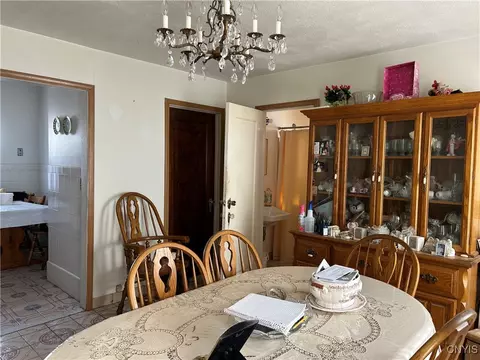 Dining - 714 E Division St, Syracuse, NY 13208 photo 2 of 2