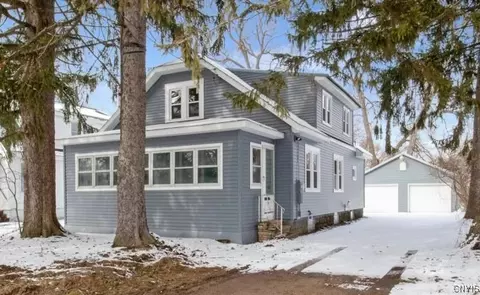 302 Brookfield Rd, Salina, NY 13211