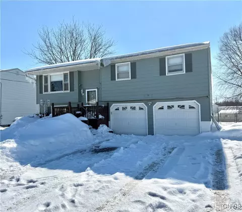 6180 Ridgecrest Dr, Syracuse, NY 13212